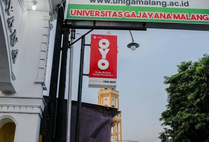 هاستل Uniga Malang Family Residence By Oyo Rooms