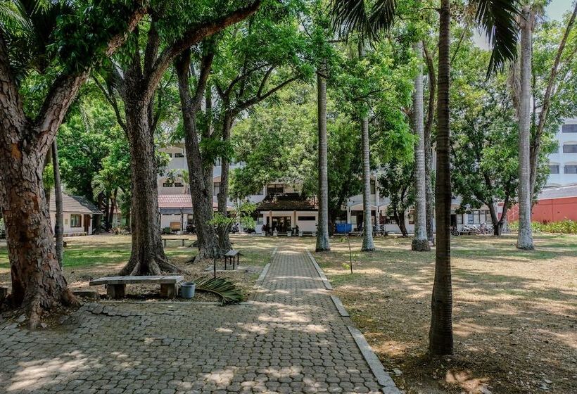 هاستل Uniga Malang Family Residence By Oyo Rooms