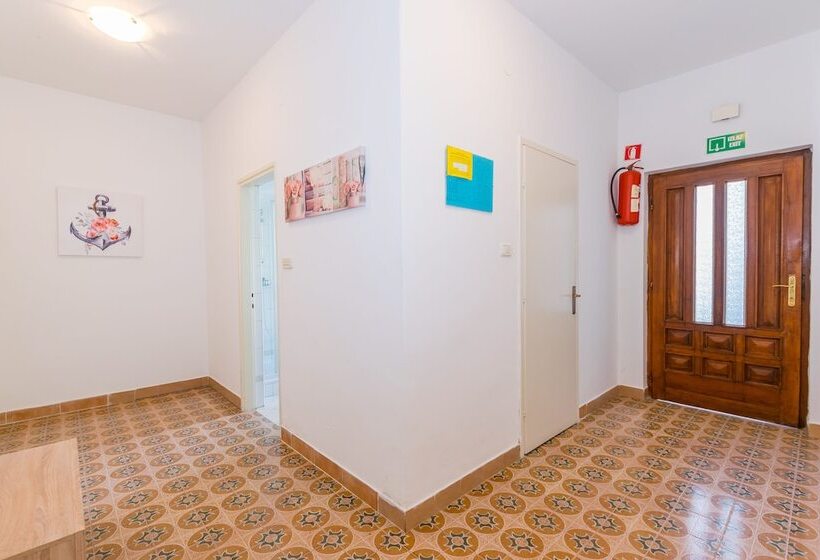 Apartments Grakalic Great Location