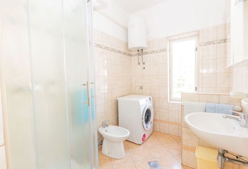 Apartments Grakalic Great Location