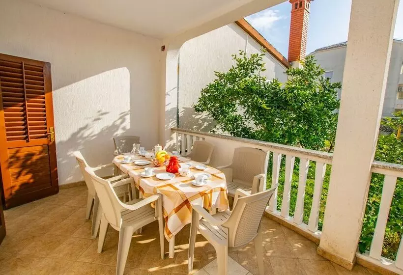 Apartments Grakalic Great Location