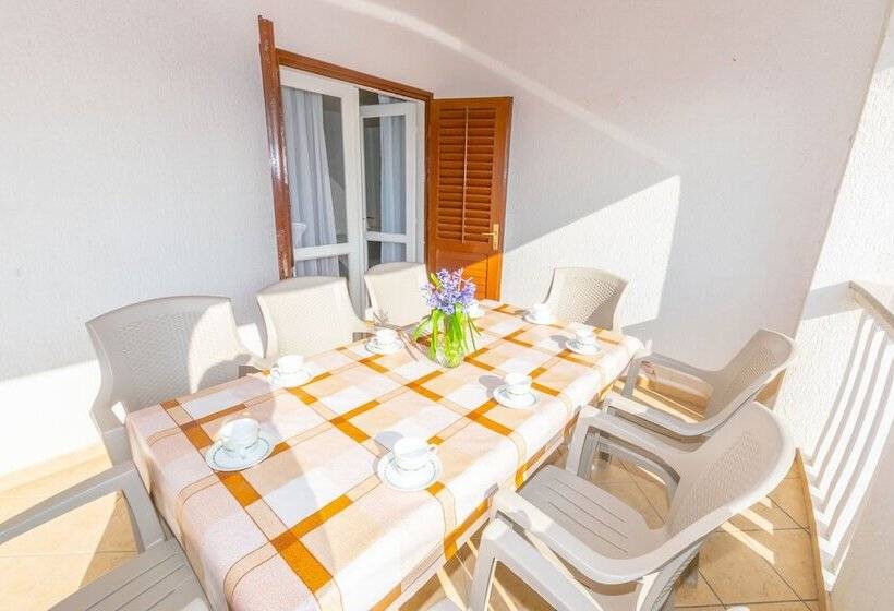 Apartments Grakalic Great Location