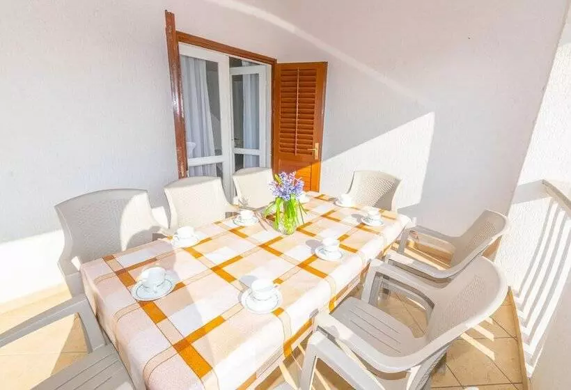 Apartments Grakalic Great Location