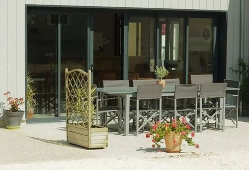 تختخواب و صبحانه Best Saintonge