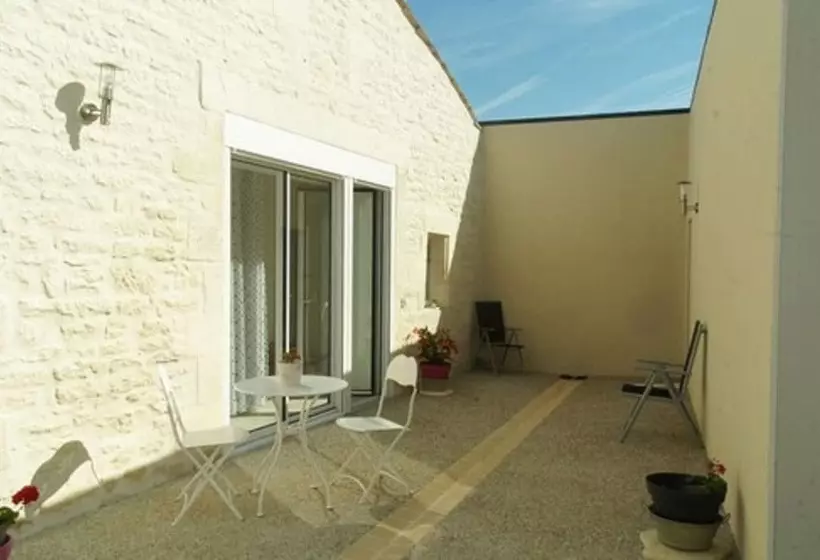 تختخواب و صبحانه Best Saintonge