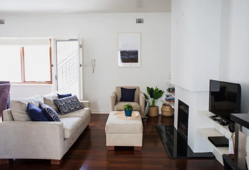 Cottesloe Beach Villa W/large Courtyard  Sleeps 4