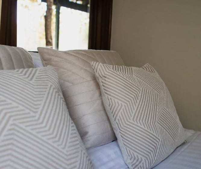 Cottesloe Beach Villa W/large Courtyard  Sleeps 4