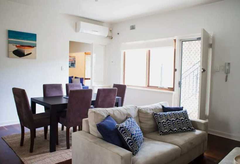 Cottesloe Beach Villa W/large Courtyard  Sleeps 4