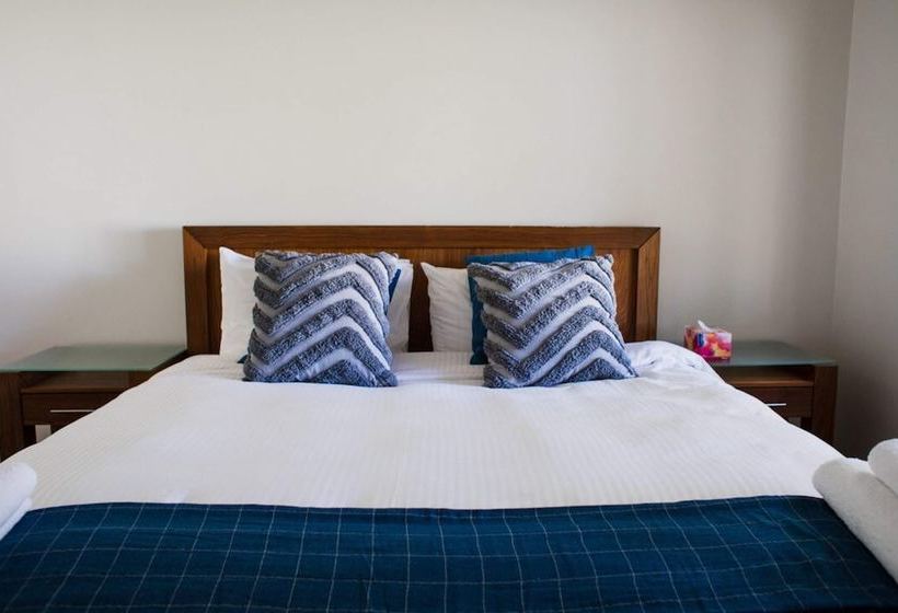 Cottesloe Beach Villa W/large Courtyard  Sleeps 4