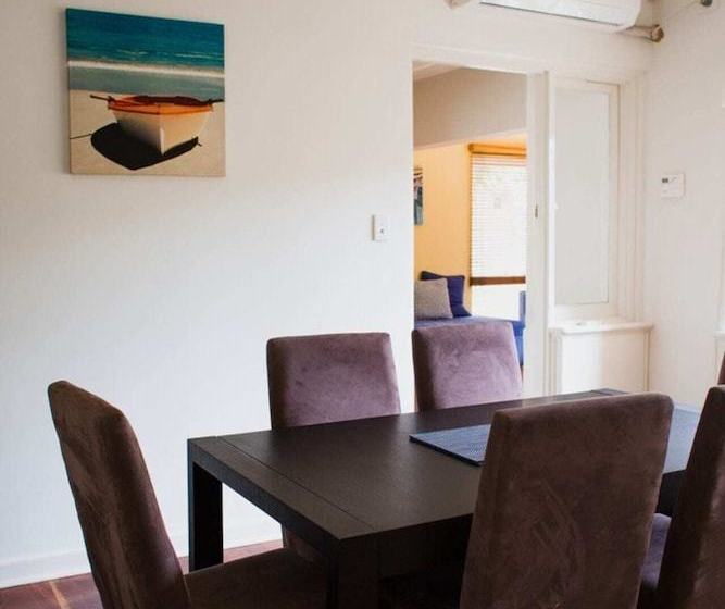 Cottesloe Beach Villa W/large Courtyard  Sleeps 4