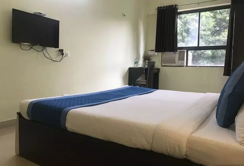 ホテル All Seasons Guest House I Rooms & Dorms