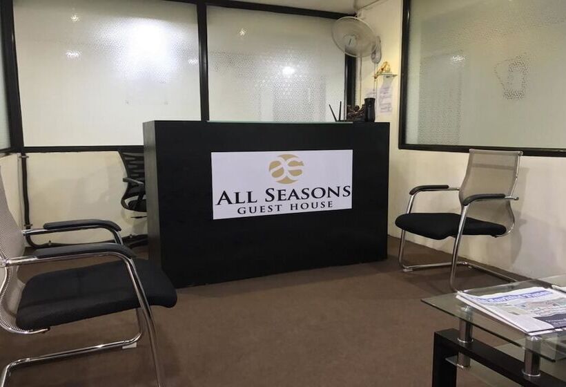 호텔 All Seasons Guest House I Rooms & Dorms
