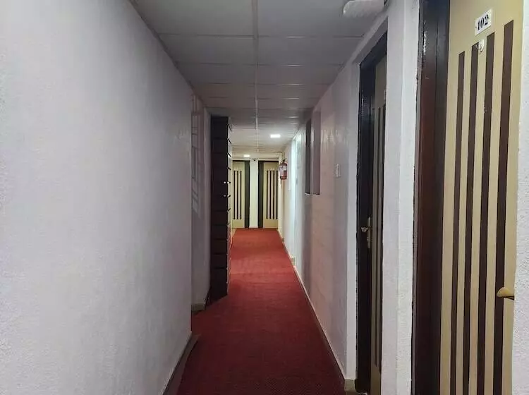 ホテル All Seasons Guest House I Rooms & Dorms