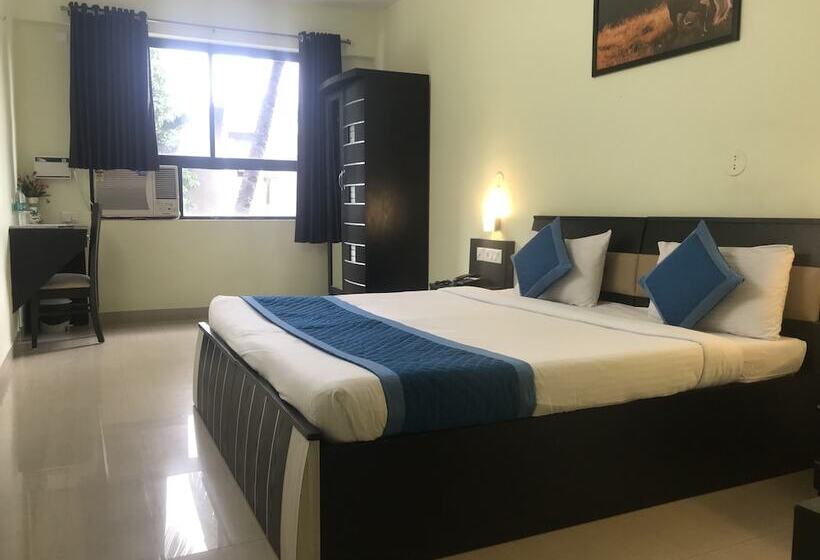 호텔 All Seasons Guest House I Rooms & Dorms