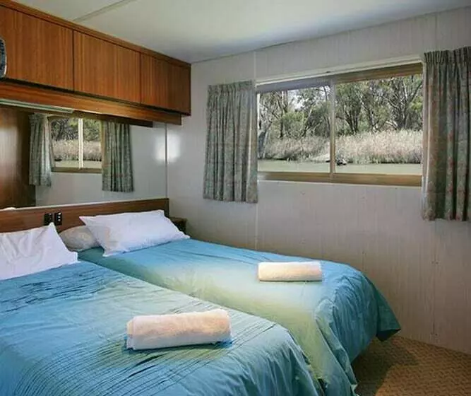 Hotelli All Seasons Houseboats