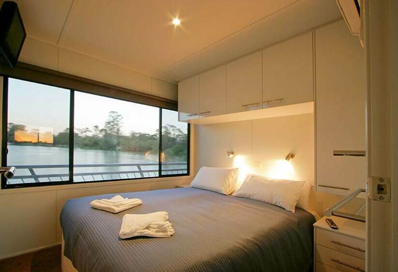 בית מלון כפרי All Seasons Houseboats