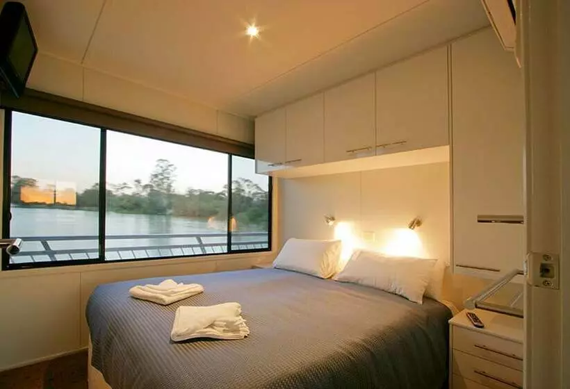 Hotelli All Seasons Houseboats