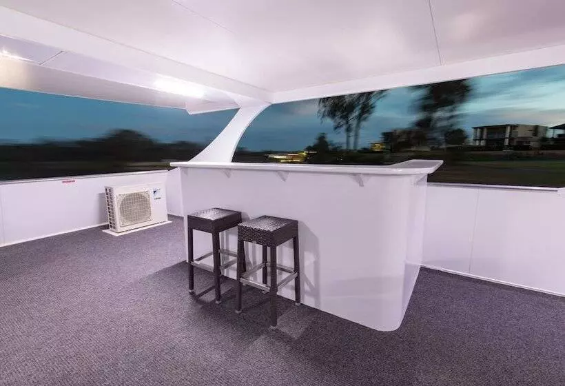 Hotelli All Seasons Houseboats