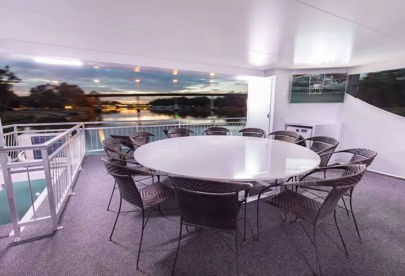 Hotelli All Seasons Houseboats