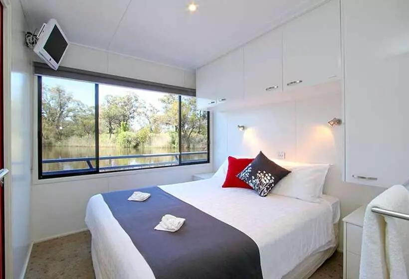 Hotelli All Seasons Houseboats