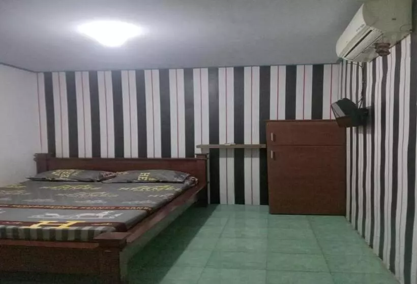 Hotelli Homestay Ana 2