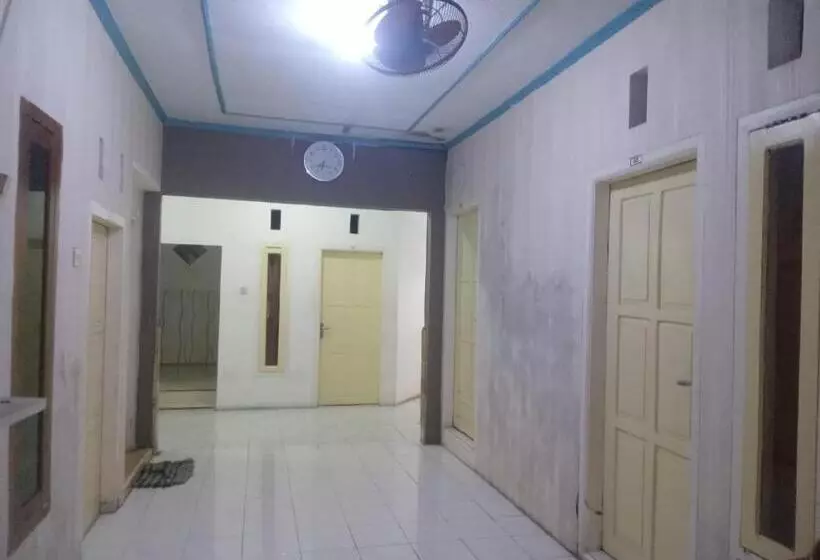 Hotelli Homestay Ana 2