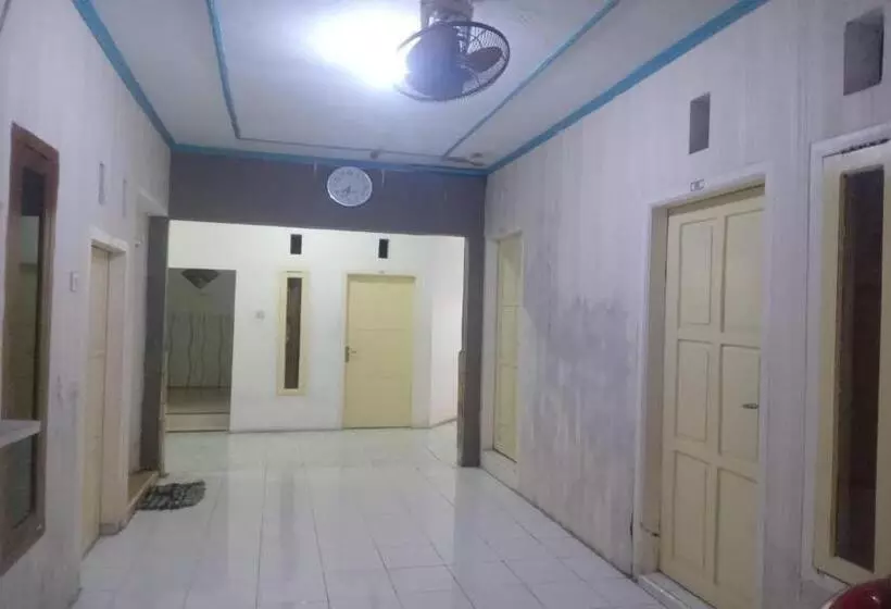 Hotelli Homestay Ana 2