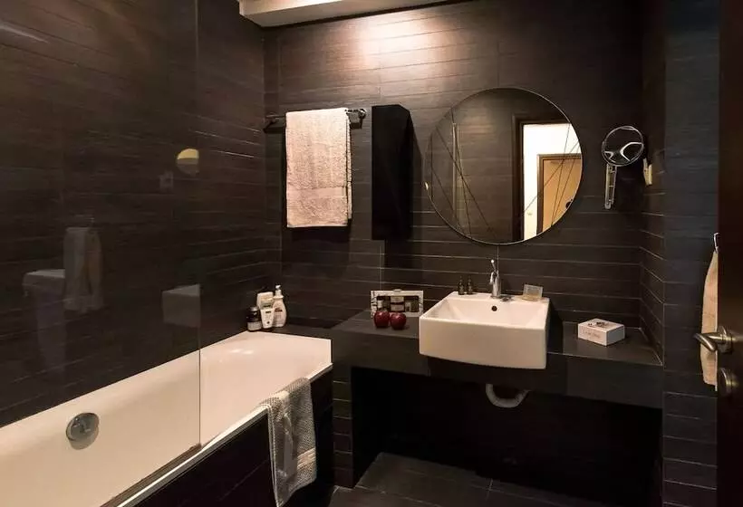 Thomis Beach Family Home Near The Sea