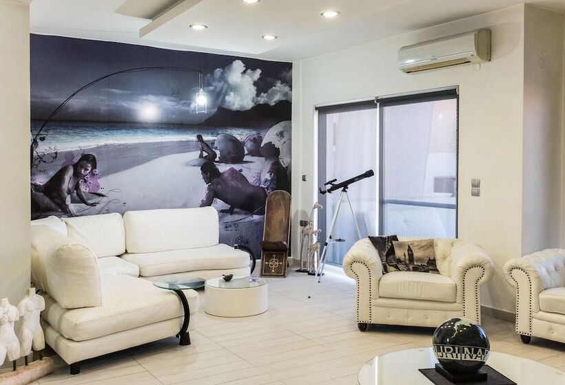 Thomis Beach Family Home Near The Sea