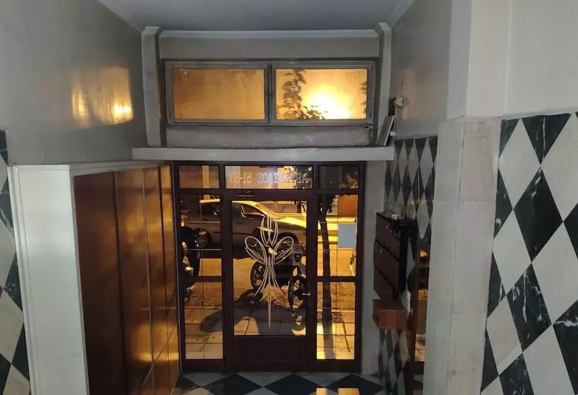 Travell Suite 11
