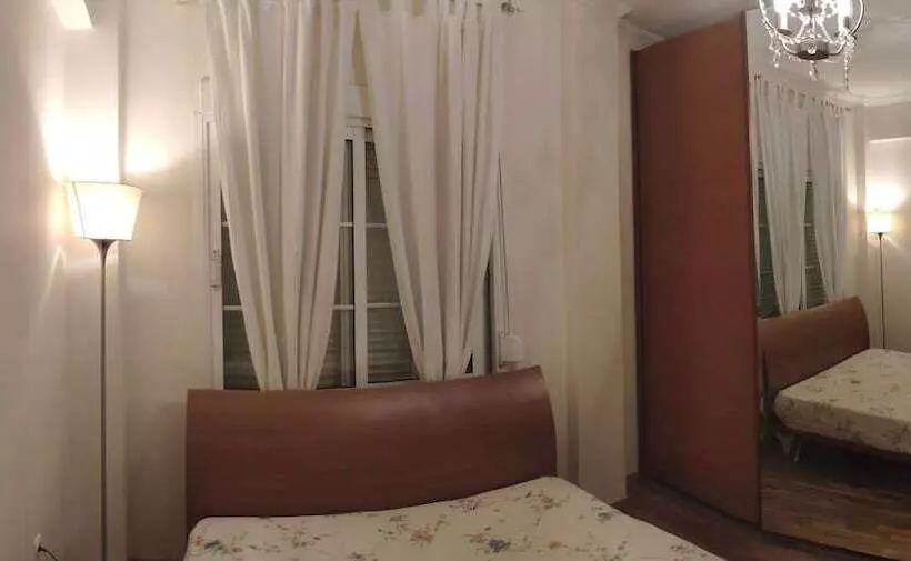 Travell Suite 11