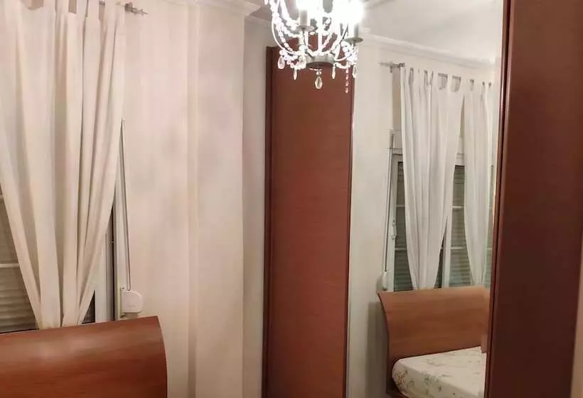 Travell Suite 11