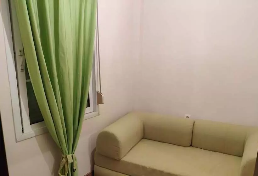 Travell Suite 11