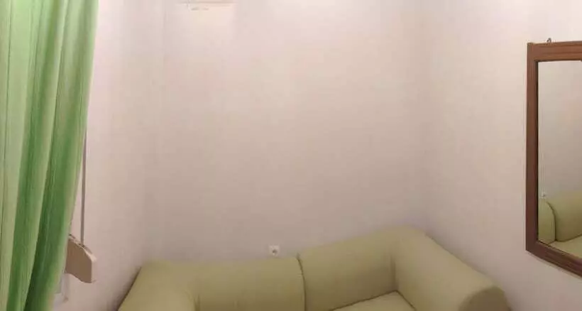 Travell Suite 11