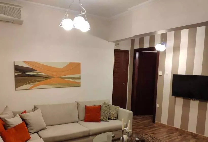 Travell Suite 11