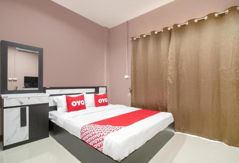 בית מלון כפרי Oyo 784 Brown Home Sattahip