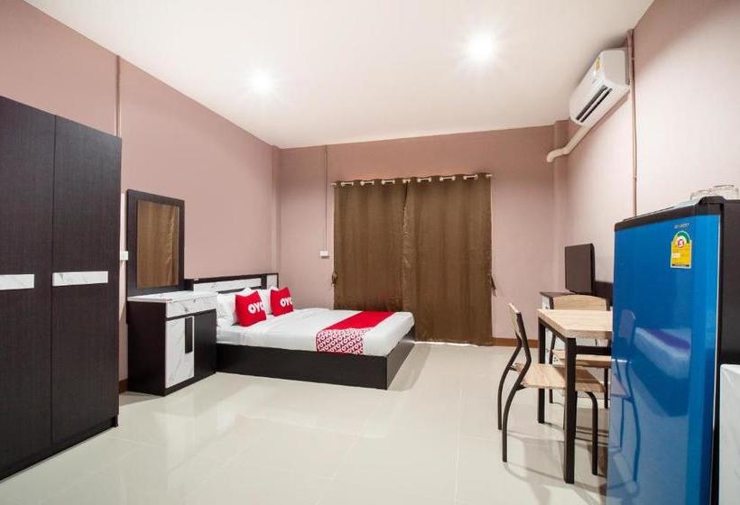 בית מלון כפרי Oyo 784 Brown Home Sattahip