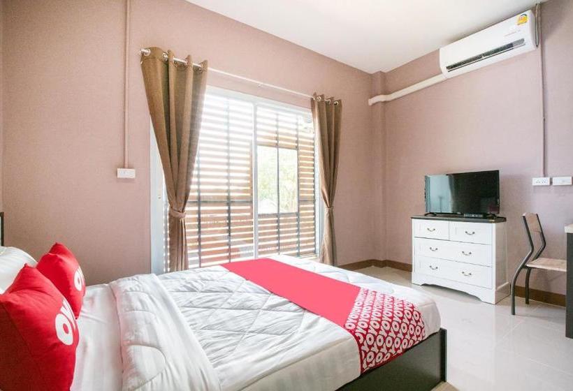 בית מלון כפרי Oyo 784 Brown Home Sattahip