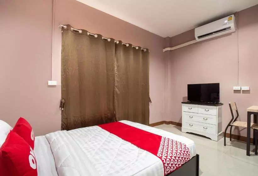 Hotelli Oyo 784 Brown Home Sattahip