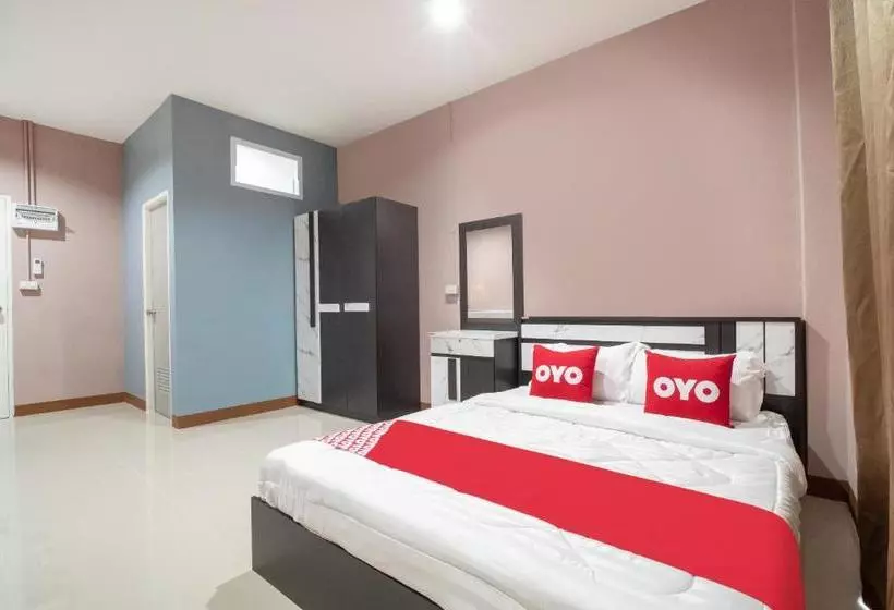 Hotelli Oyo 784 Brown Home Sattahip
