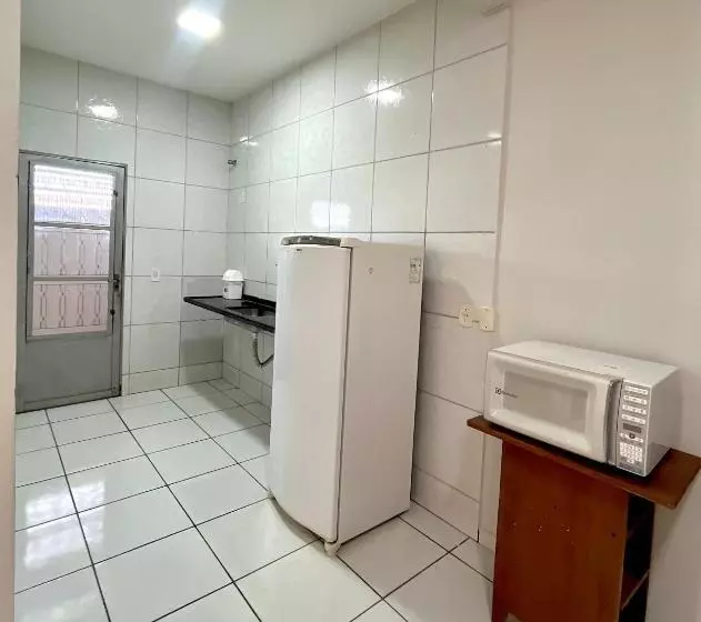 ペンション Kitnet Realeza