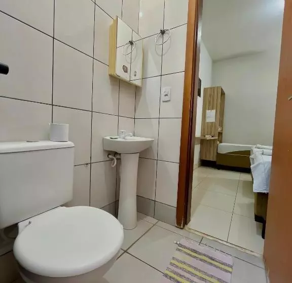 ペンション Kitnet Realeza