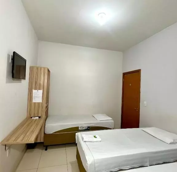 ペンション Kitnet Realeza