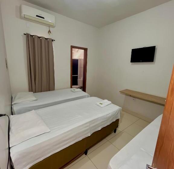 ペンション Kitnet Realeza