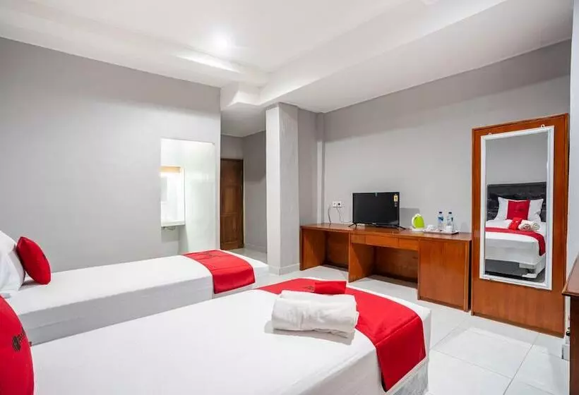 ペンション Reddoorz Syariah Near Puri Agung Denpasar