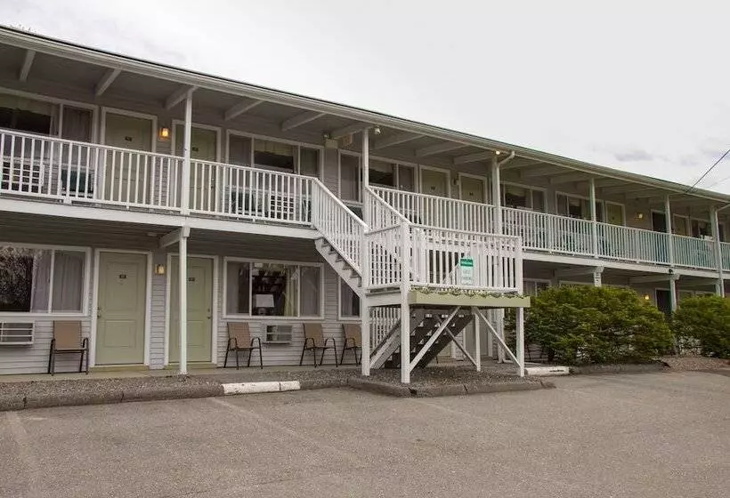 Bar Harbor Villager Motel   Downtown
