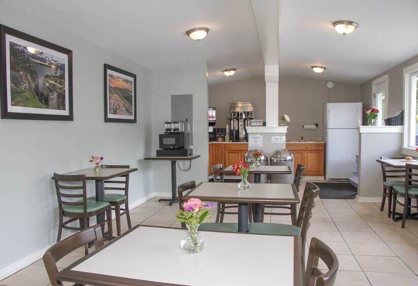 Bar Harbor Villager Motel   Downtown