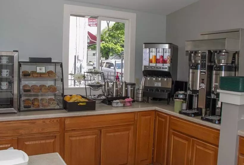 Bar Harbor Villager Motel   Downtown