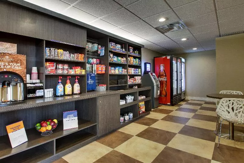 ホテル Candlewood Suites   Wichita East, An Ihg