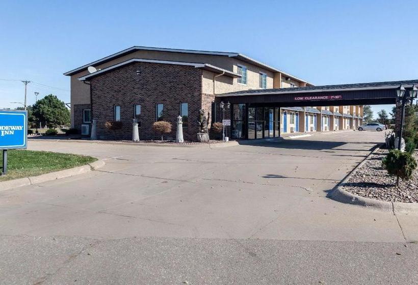 هتل Dragonfly Inn And Suites